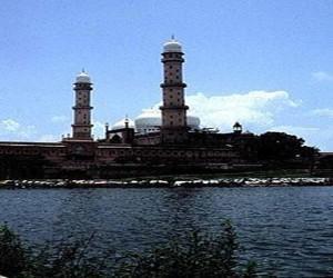 2100914-Tal_ul_Masjid_Bhopal.jpeg