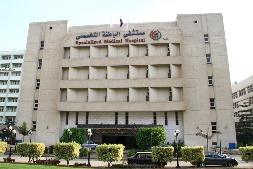 بعد إصابة 9 بكورونا.. إغلاق 5 أقسام بمستشفى جامعة المنصورة الرئيسي
